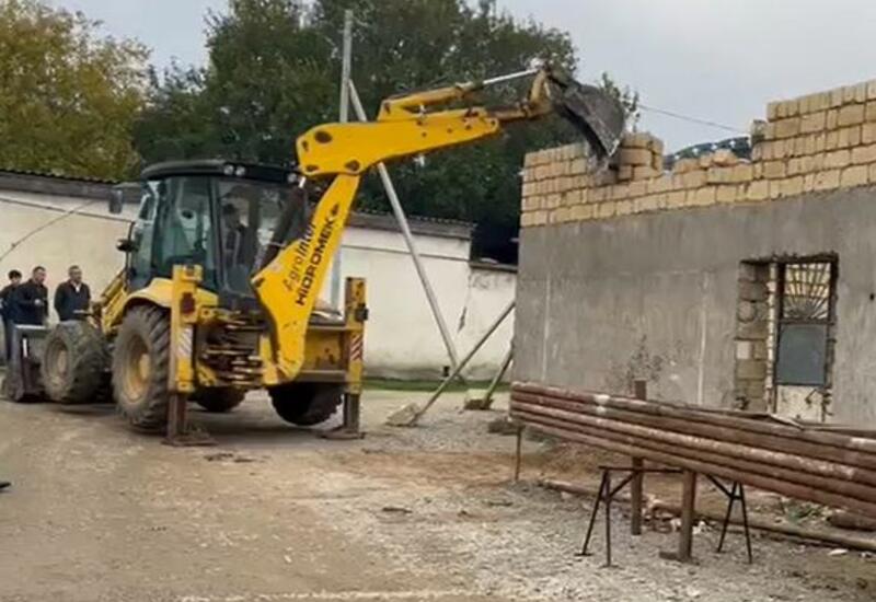 На Абшероне снесены незаконные постройки