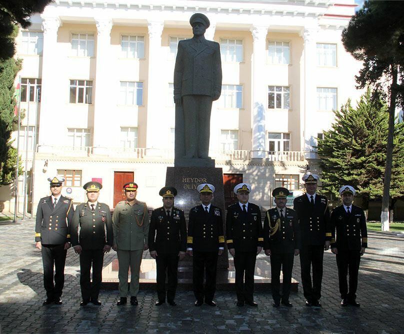Командующий ВМС Пакистана посетил Военный институт и воинскую часть в Азербайджане