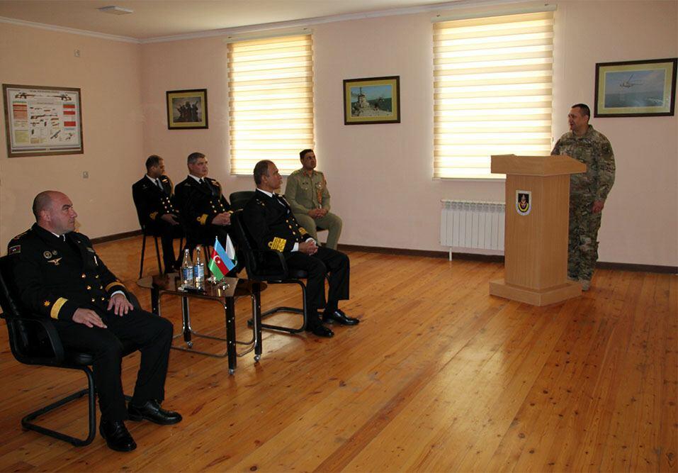 Командующий ВМС Пакистана посетил Военный институт и воинскую часть в Азербайджане