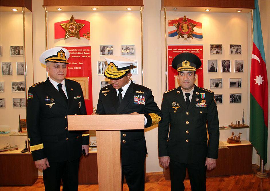 Командующий ВМС Пакистана посетил Военный институт и воинскую часть в Азербайджане