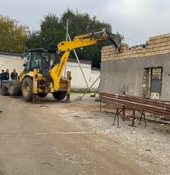 На Абшероне снесены незаконные постройки
