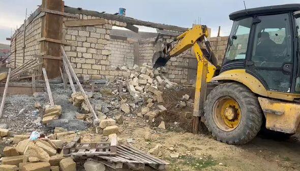 На Абшероне снесены незаконные постройки