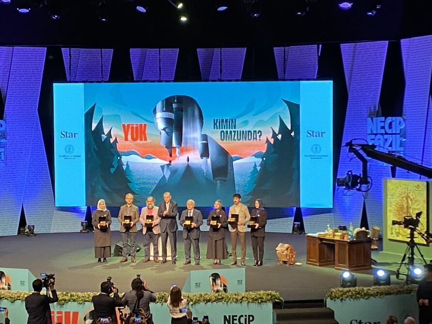 Эльчин Эфендиев удостоен премии Турции «Неджип Фазыл»