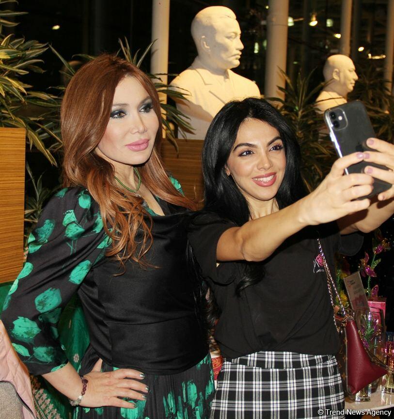 Фахрия Халафова представила коллекцию, посвященную Венеции в рамках Azerbaijan Fashion Week