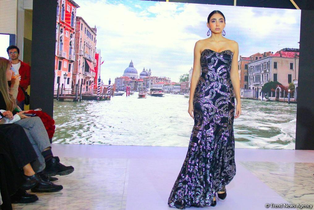 Фахрия Халафова представила коллекцию, посвященную Венеции в рамках Azerbaijan Fashion Week