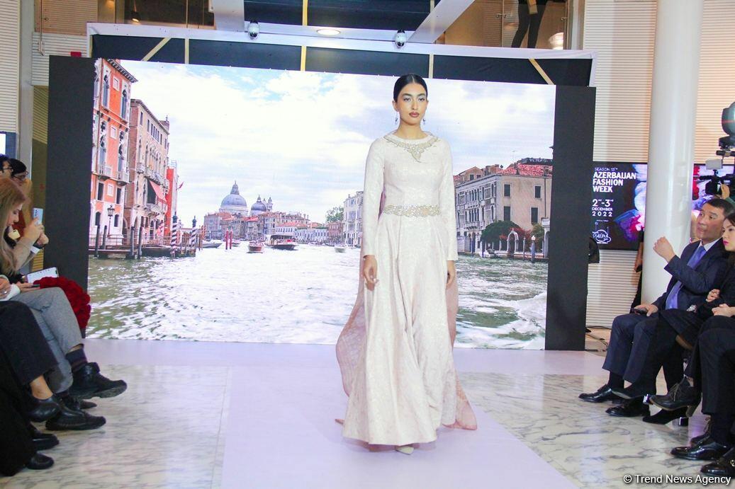 Фахрия Халафова представила коллекцию, посвященную Венеции в рамках Azerbaijan Fashion Week