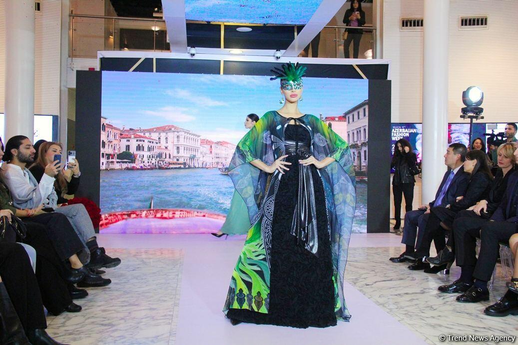 Фахрия Халафова представила коллекцию, посвященную Венеции в рамках Azerbaijan Fashion Week