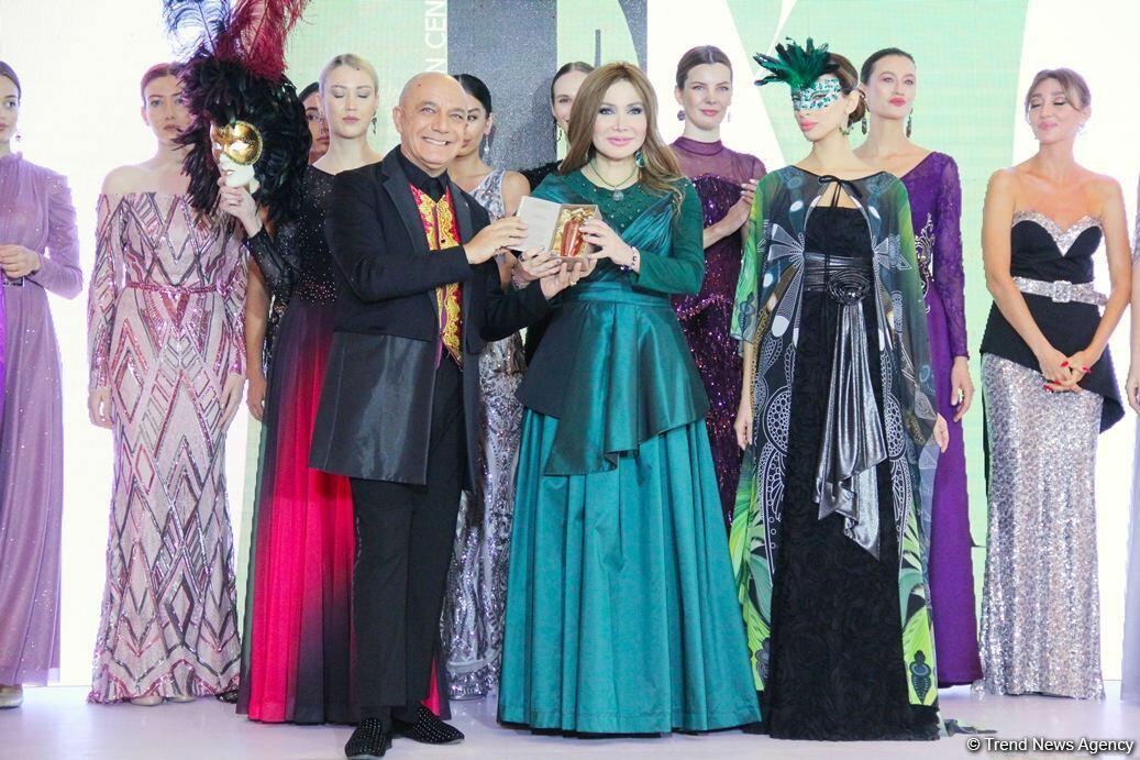 Фахрия Халафова представила коллекцию, посвященную Венеции в рамках Azerbaijan Fashion Week