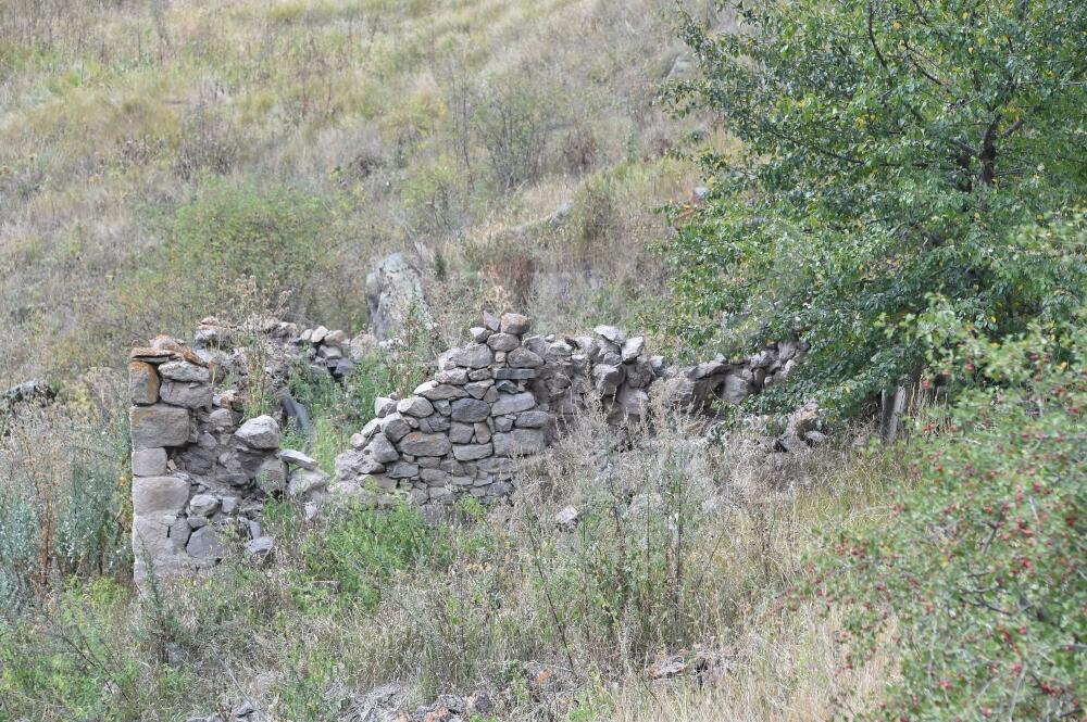 Разрушенное село Армудлу Кяльбаджарского района