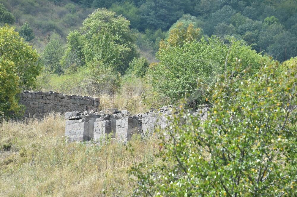 Разрушенное село Армудлу Кяльбаджарского района