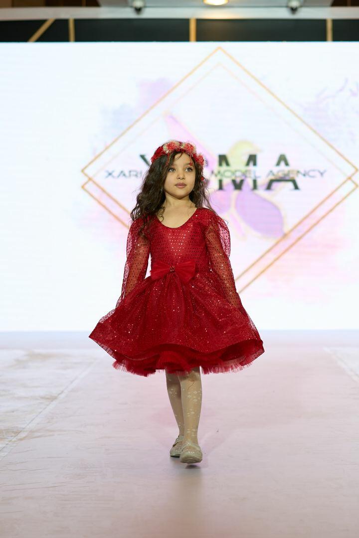 Azerbaijan Fashion Week 2022 – от одеяний кочевников и элегантных хиджабов до волшебной птицы Хумо