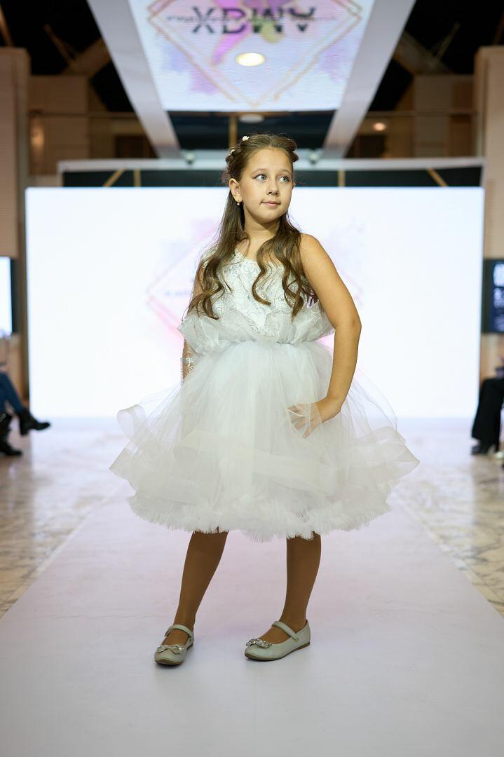 Azerbaijan Fashion Week 2022 – от одеяний кочевников и элегантных хиджабов до волшебной птицы Хумо