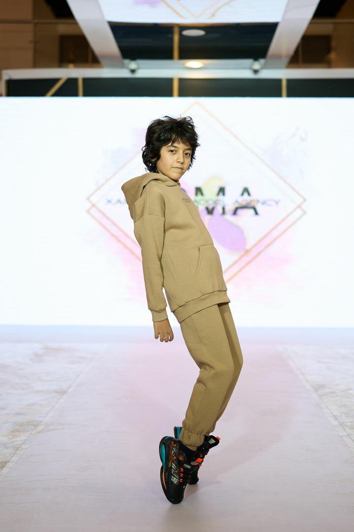 Azerbaijan Fashion Week 2022 – от одеяний кочевников и элегантных хиджабов до волшебной птицы Хумо