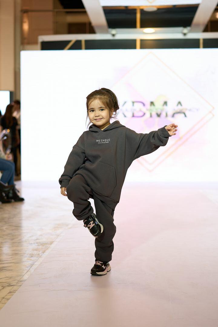 Azerbaijan Fashion Week 2022 – от одеяний кочевников и элегантных хиджабов до волшебной птицы Хумо