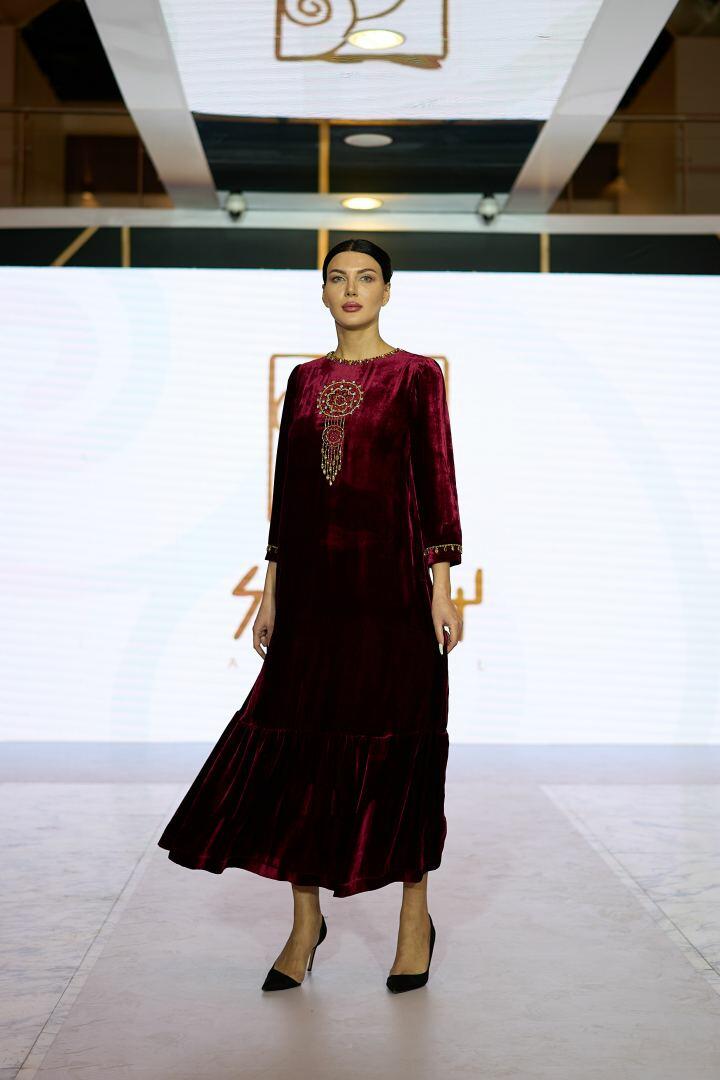 Azerbaijan Fashion Week 2022 – от одеяний кочевников и элегантных хиджабов до волшебной птицы Хумо