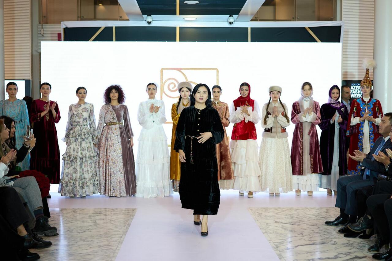 Azerbaijan Fashion Week 2022 – от одеяний кочевников и элегантных хиджабов до волшебной птицы Хумо