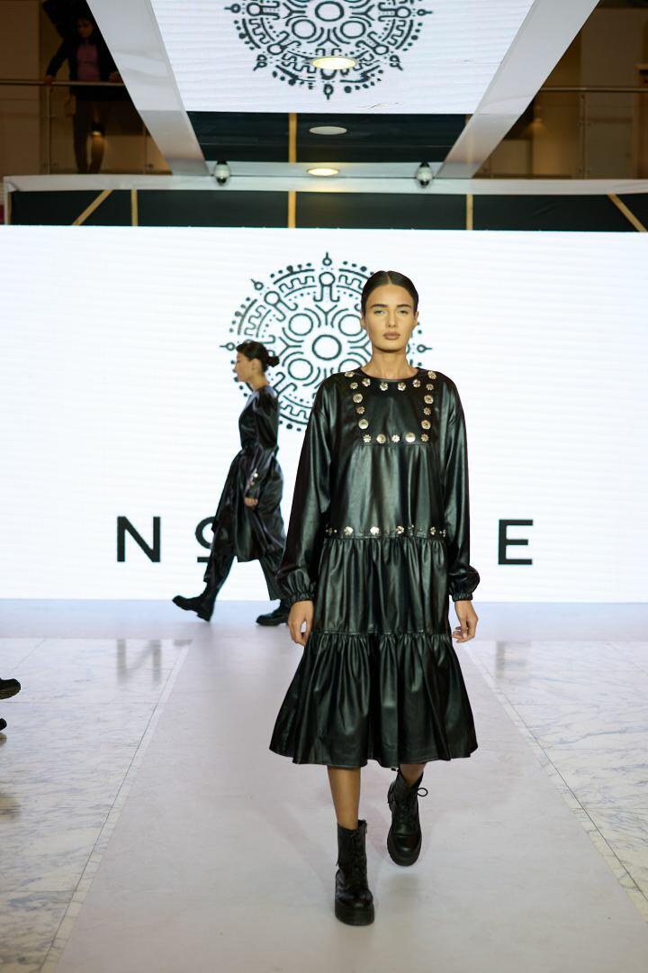 Azerbaijan Fashion Week 2022 – от одеяний кочевников и элегантных хиджабов до волшебной птицы Хумо