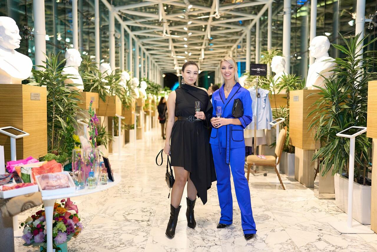 Azerbaijan Fashion Week 2022 – от одеяний кочевников и элегантных хиджабов до волшебной птицы Хумо