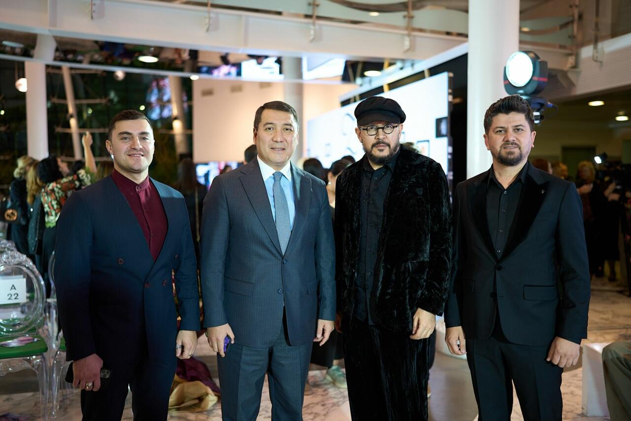 Azerbaijan Fashion Week 2022 – от одеяний кочевников и элегантных хиджабов до волшебной птицы Хумо