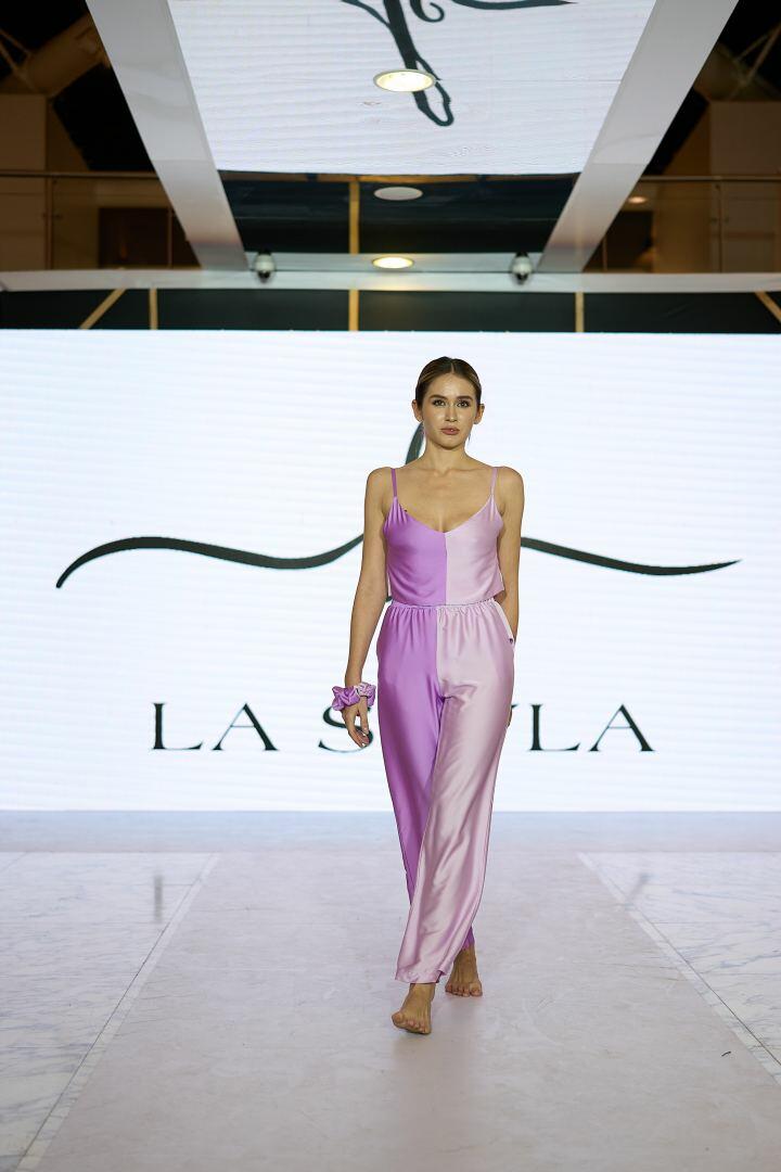 Azerbaijan Fashion Week 2022 – от одеяний кочевников и элегантных хиджабов до волшебной птицы Хумо