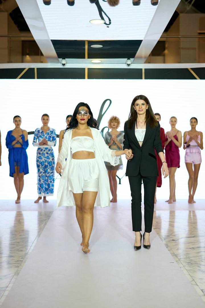 Azerbaijan Fashion Week 2022 – от одеяний кочевников и элегантных хиджабов до волшебной птицы Хумо