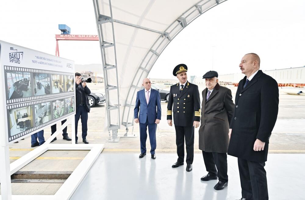 Президент Ильхам Алиев принял участие в церемонии сдачи в эксплуатацию танкера "Академик Хошбахт Юсифзаде"