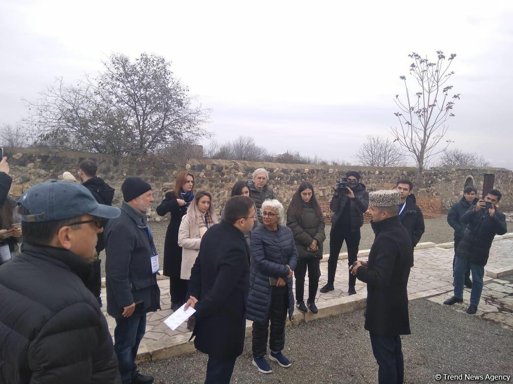 Руководство ИКОМОС и зарубежные эксперты по культурному наследию посетили Карабах