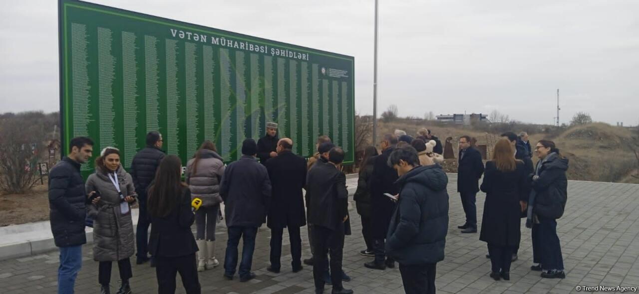 Руководство ИКОМОС и зарубежные эксперты по культурному наследию посетили Карабах