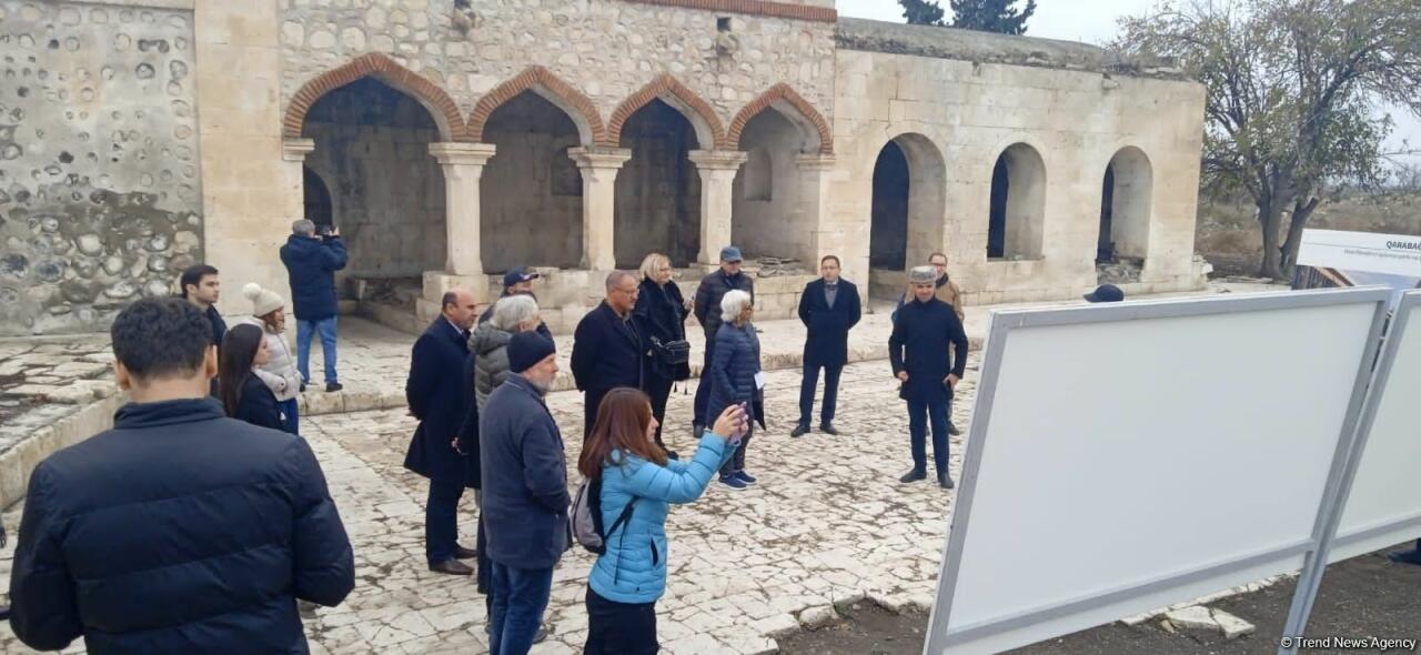 Руководство ИКОМОС и зарубежные эксперты по культурному наследию посетили Карабах