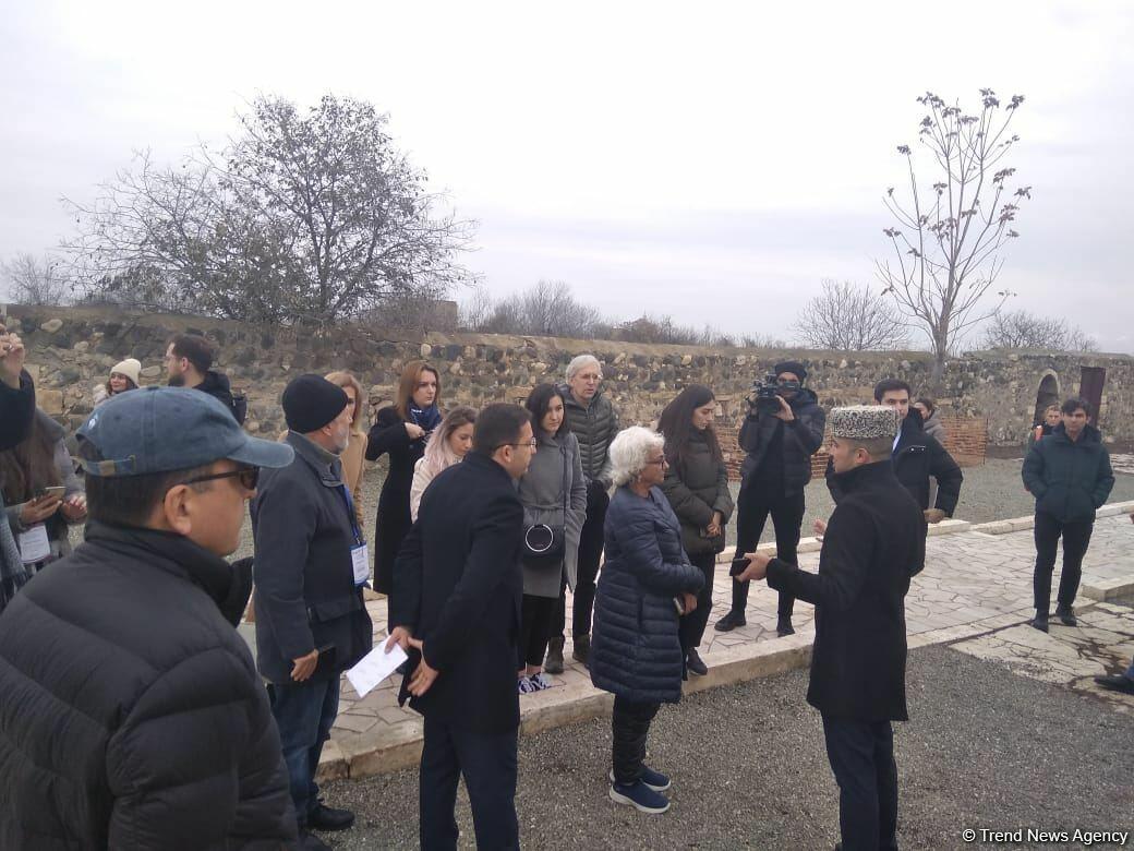 Руководство ИКОМОС и зарубежные эксперты по культурному наследию посетили Карабах