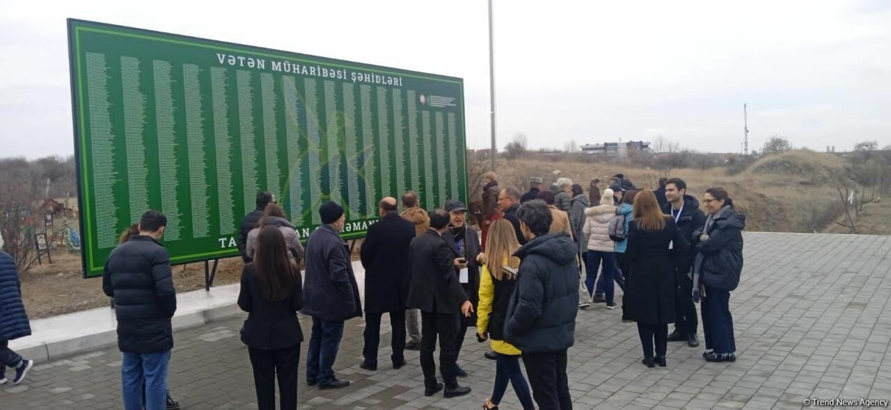 Руководство ИКОМОС и зарубежные эксперты по культурному наследию посетили Карабах