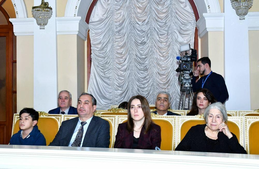 Filarmoniyada Heydər Əliyevin anım gününə həsr olunmuş tədbir keçirilib
