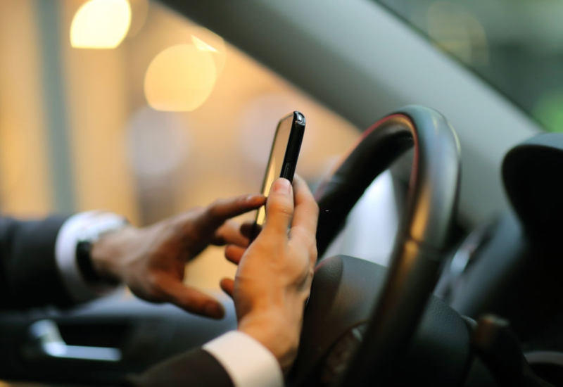 Mobil telefonlarla bağlı cərimələr TƏSDİQLƏNDİ
