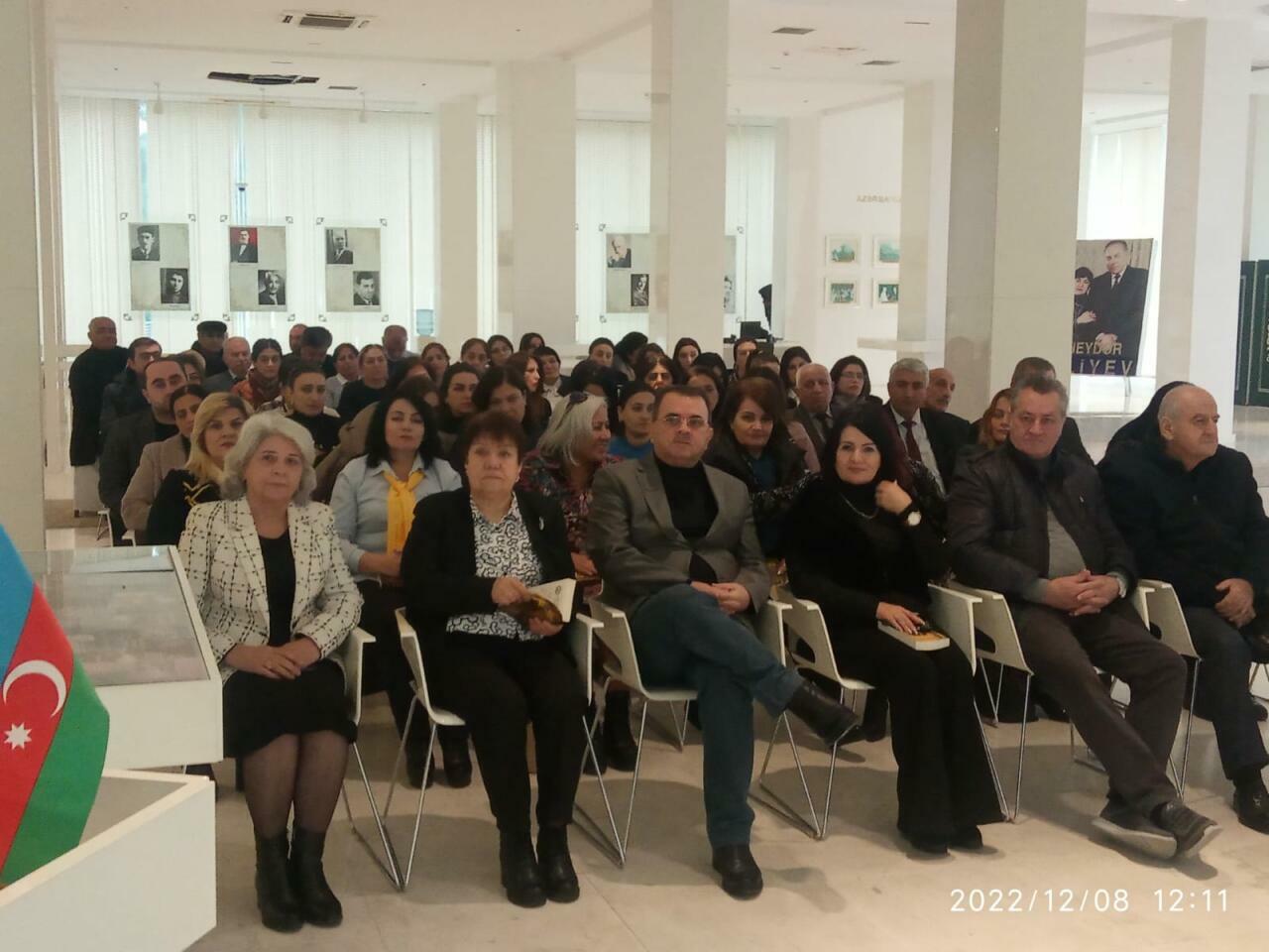 Yunus Oğuzun “Cığır” romanı Sumqayıt Poeziya Evində