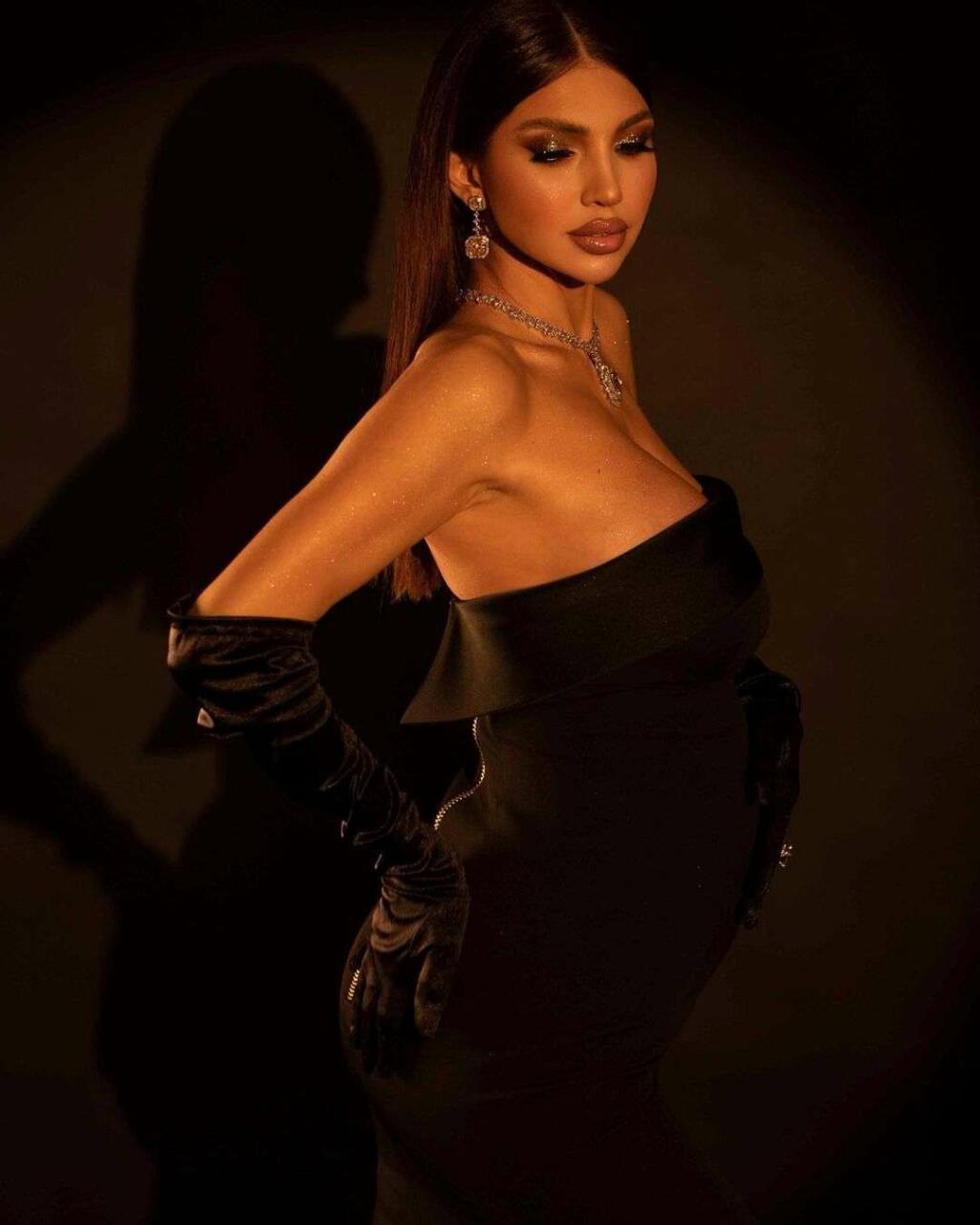 Pərvin hamilə olduğunu açıqladı