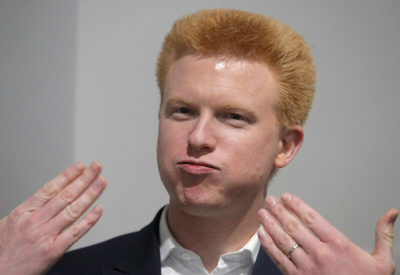 Французского депутата приговорили за насилие над женой