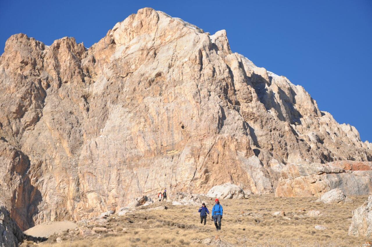 Совершено восхождение на пик "Гейдар зирвеси" в память о великом лидере Гейдаре Алиеве