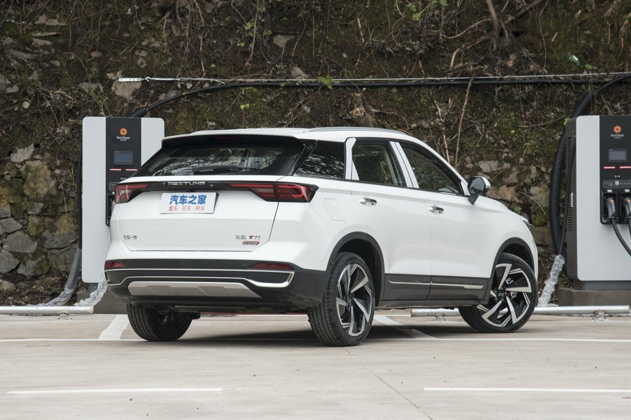 FAW обновил кроссовер Bestune T77