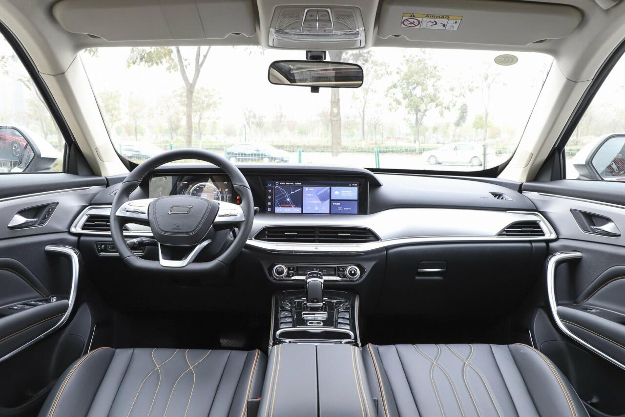 FAW обновил кроссовер Bestune T77