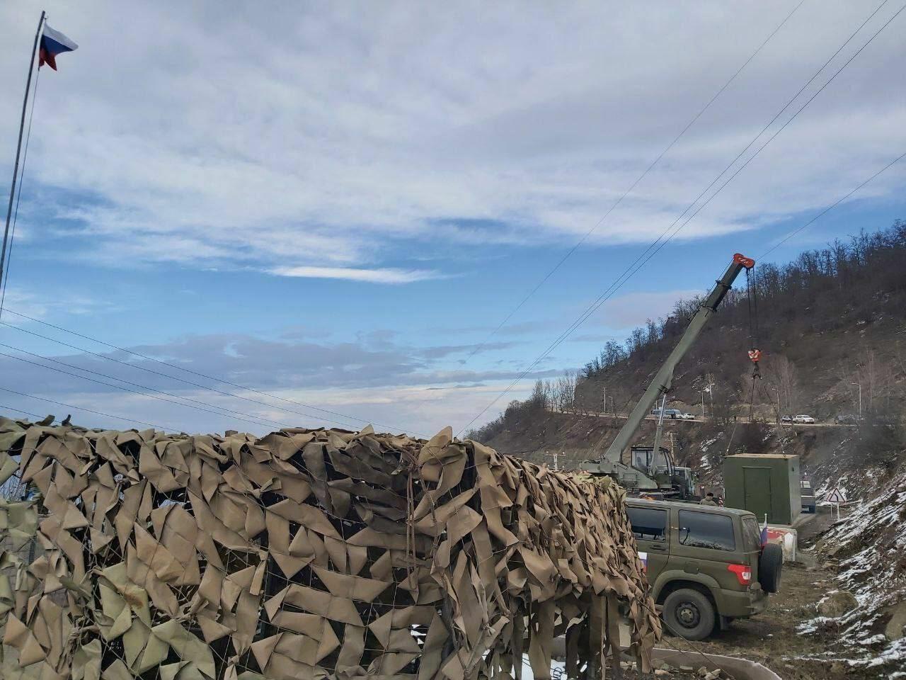 Sülhməramlılar növbəti dəfə aksiya keçirilən ərazidə modul tipli yataqxanalar quraşdırır