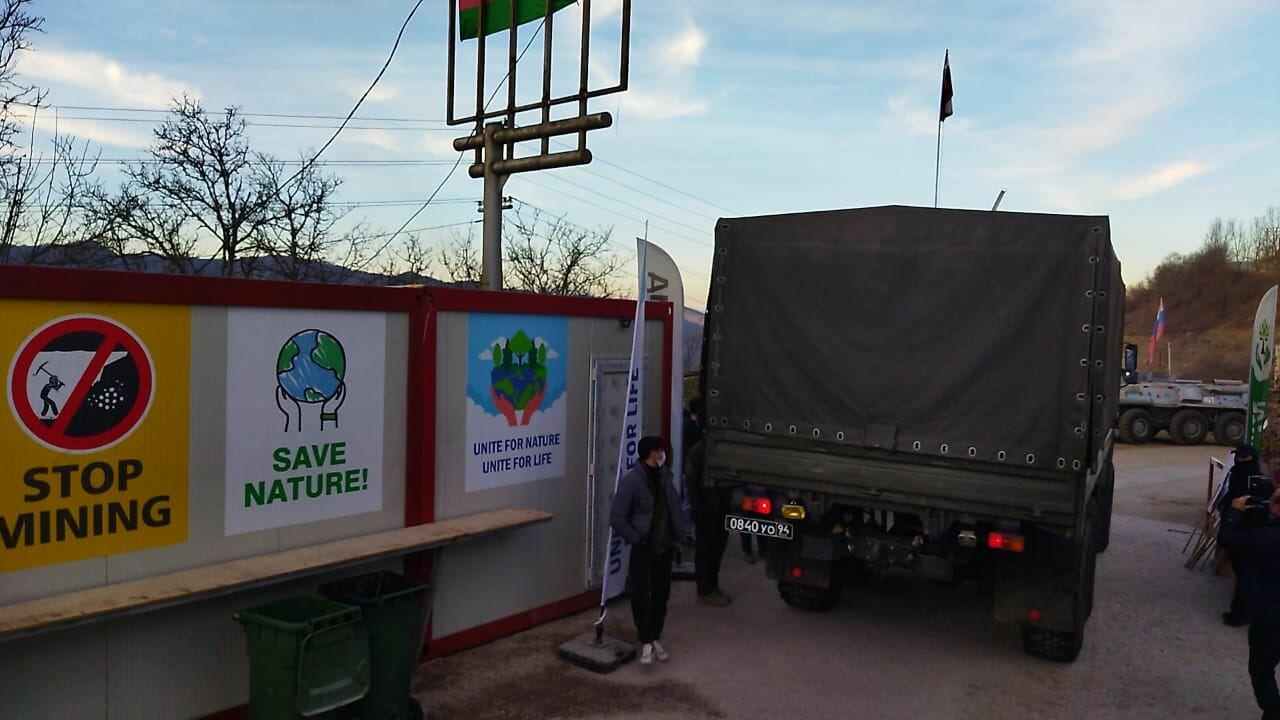 Sülhməramlılara aid daha bir neçə təminat maşını Laçın yolundan keçib