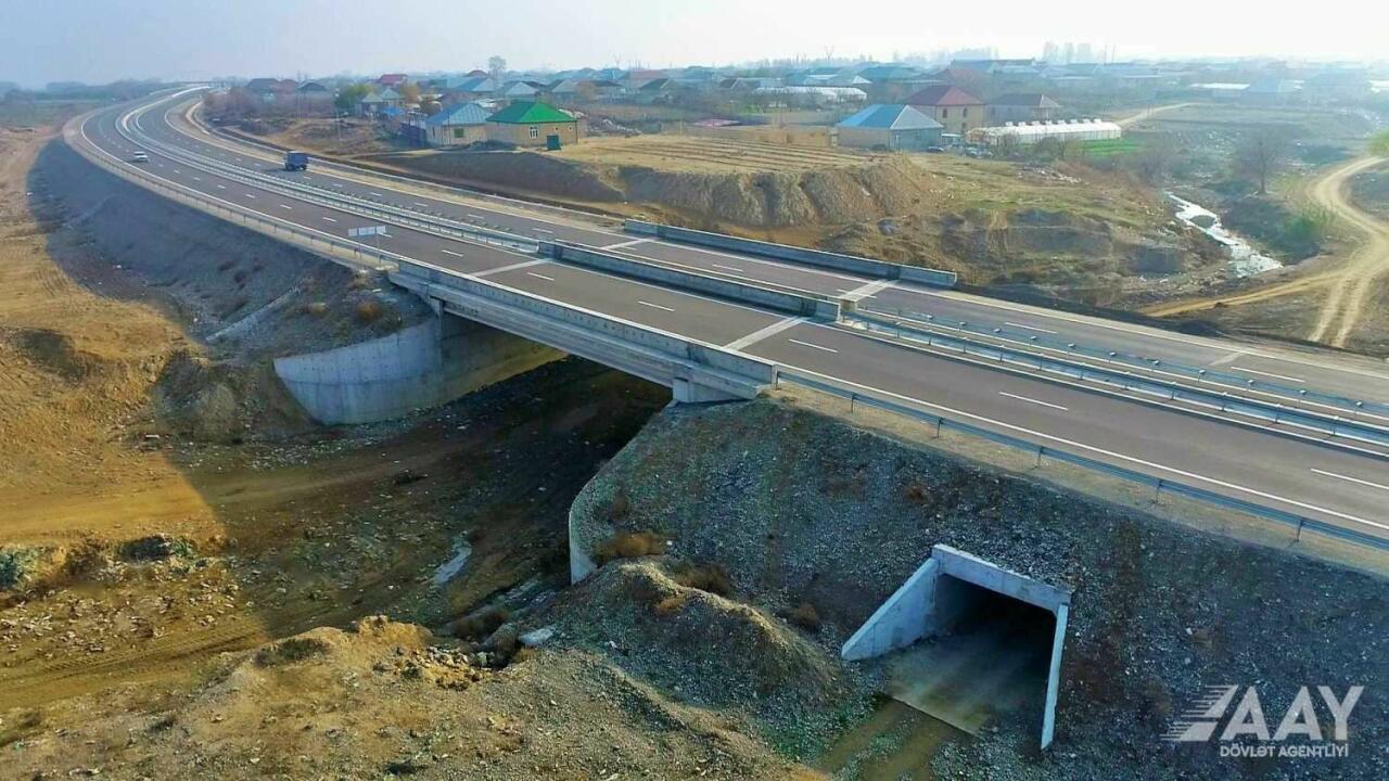 Завершилось строительство на одном участке дороги Гянджа-Газах-Грузия
