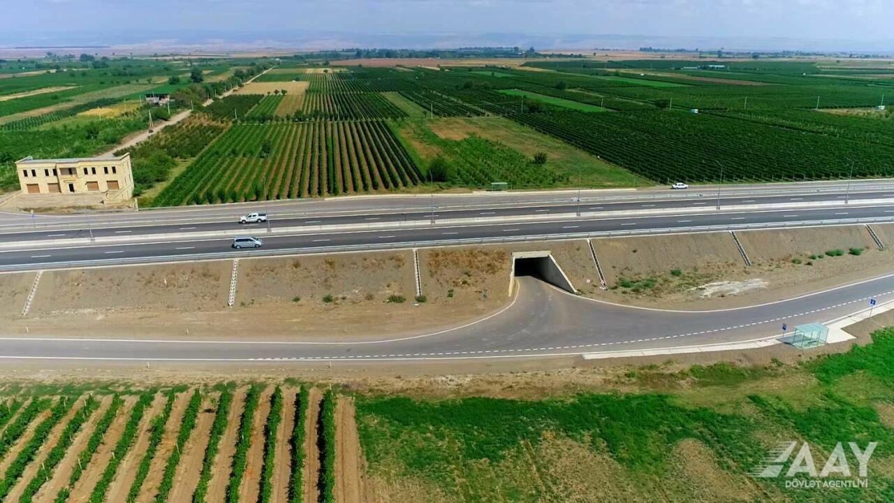 Завершилось строительство на одном участке дороги Гянджа-Газах-Грузия