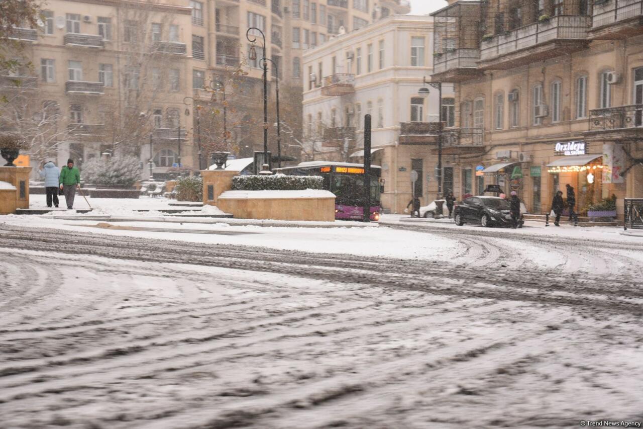Заснеженный Баку