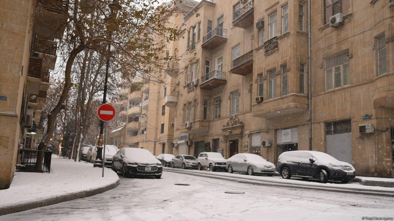 Заснеженный Баку