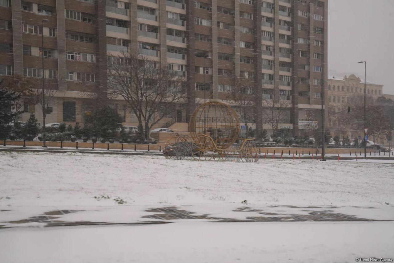 Заснеженный Баку
