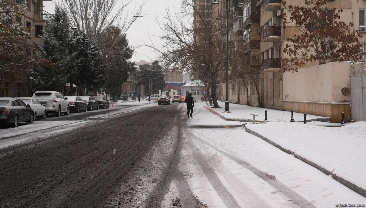 Заснеженный Баку