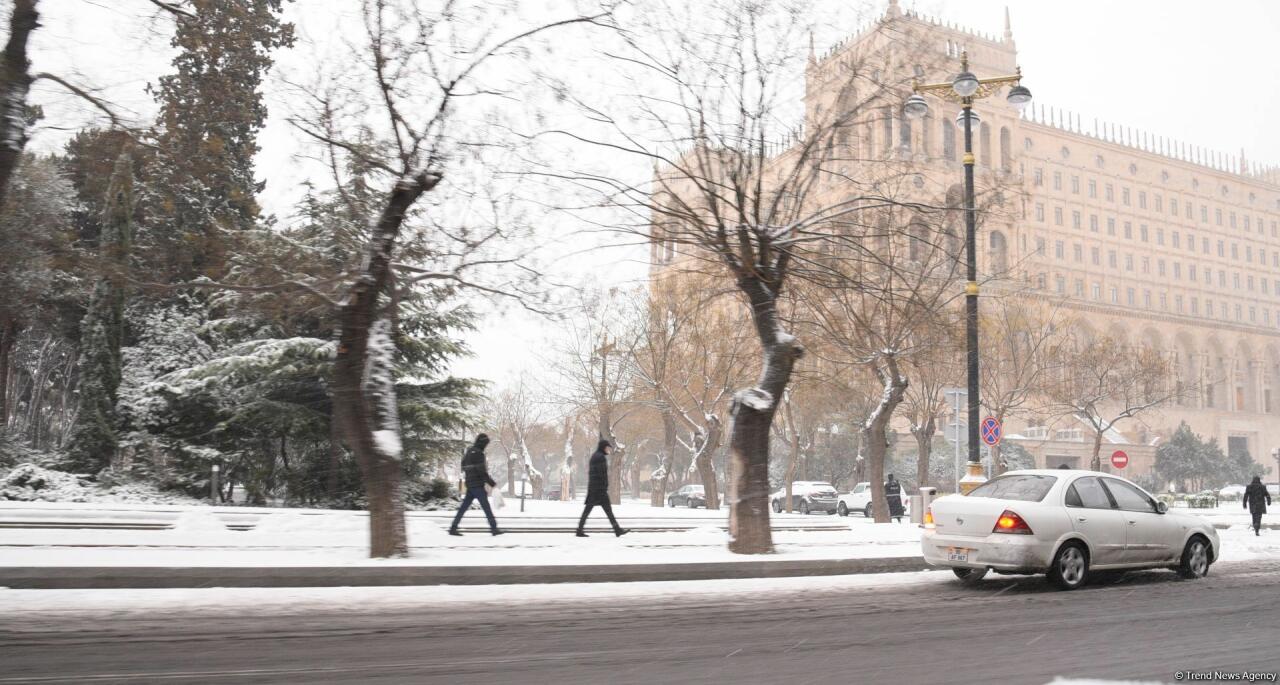 Заснеженный Баку