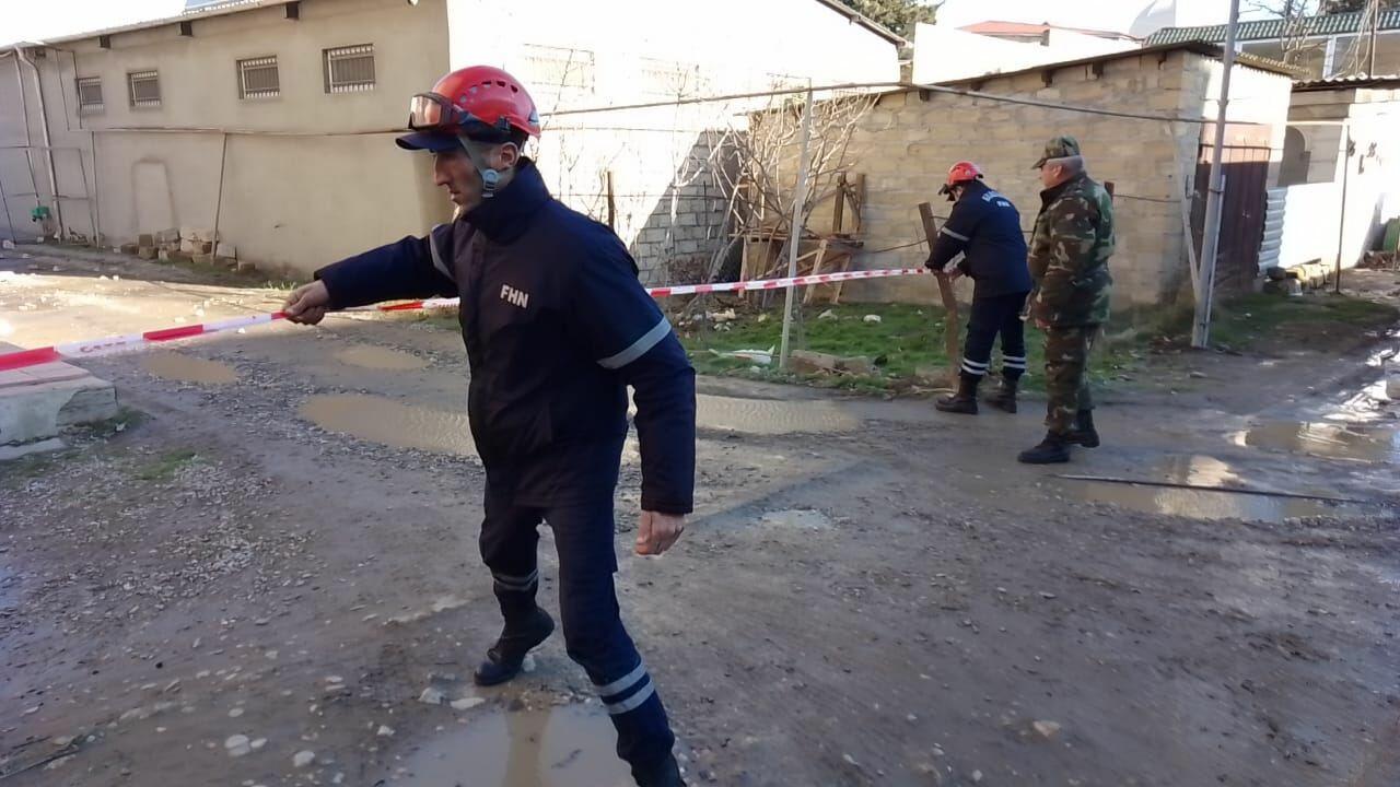 Xaçmazda güclü külək çoxmərətəbəli binanın dam örtüyünü uçurub