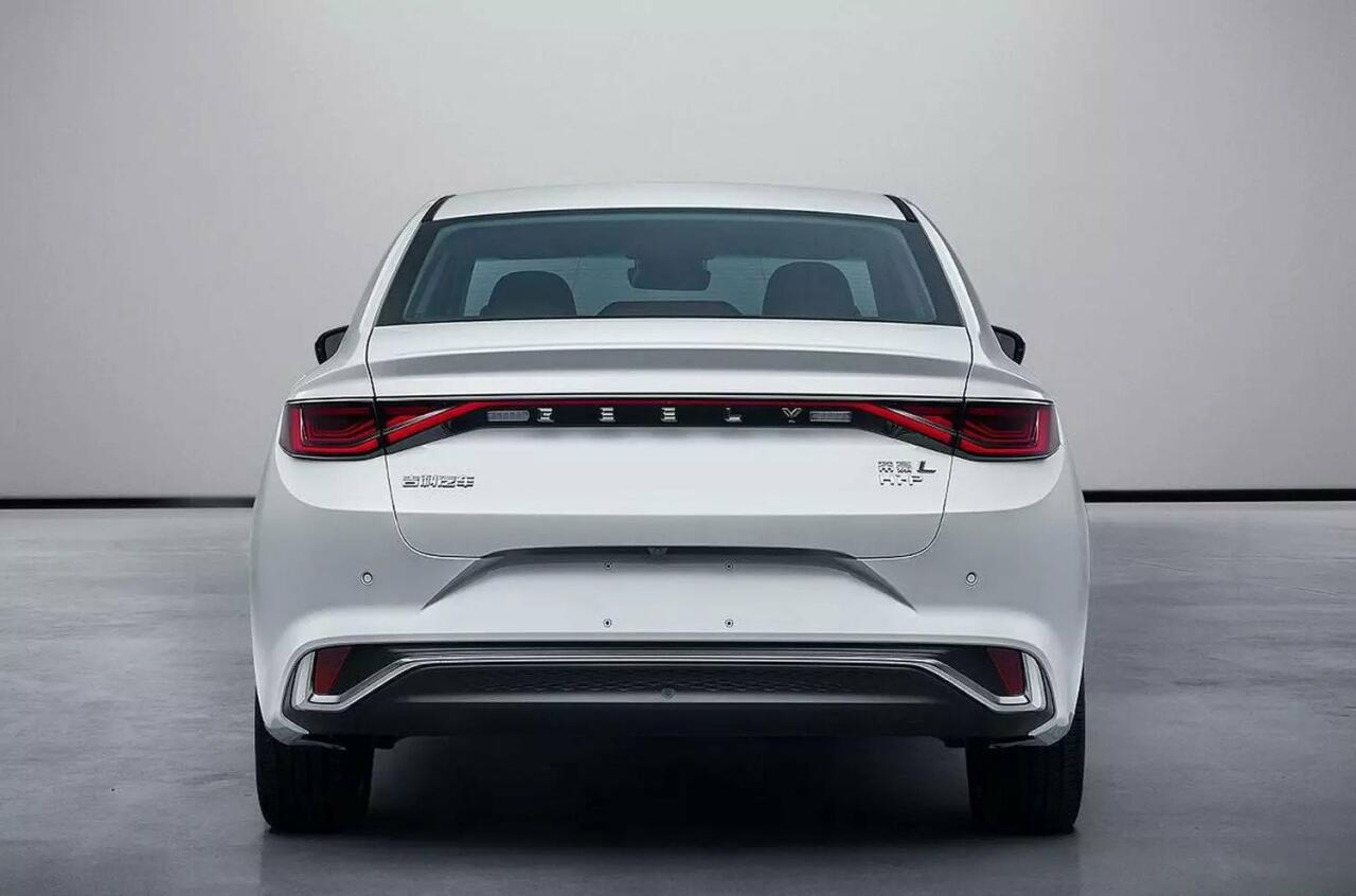 Geely изменит внешность скандального седана Emgrand